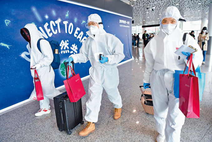 武汉机场严查入境旅客。　