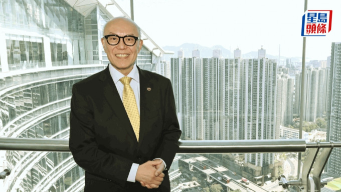 华懋蔡宏兴自去年7月宣布有意于2024年退休后，正式在今年9月退休。