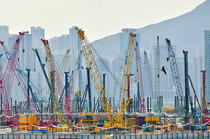 香港建造商会第一副会长林健荣指，有发展商放缓工程项目招标步伐。