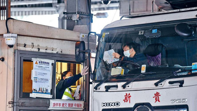 深圳再多12名跨境司机染疫。资料图片