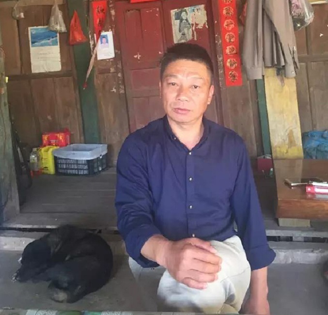 无罪释放的卢荣新。 网上图片