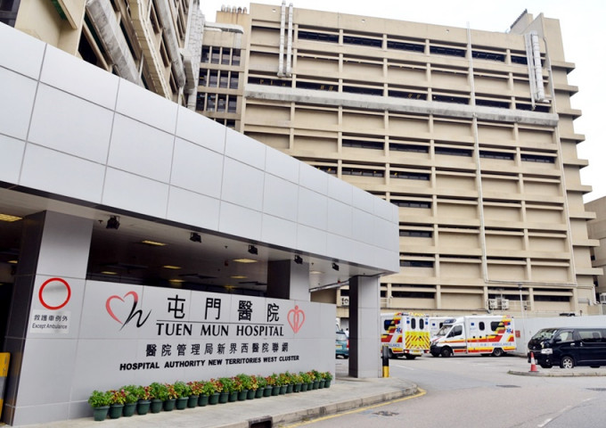 屯門蝴蝶邨60歲男子踏單車突然倒地，送往屯門醫院搶救。資料圖片