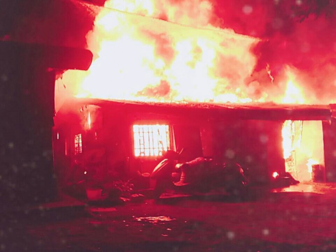 新北市连环火烧3民宅。网图