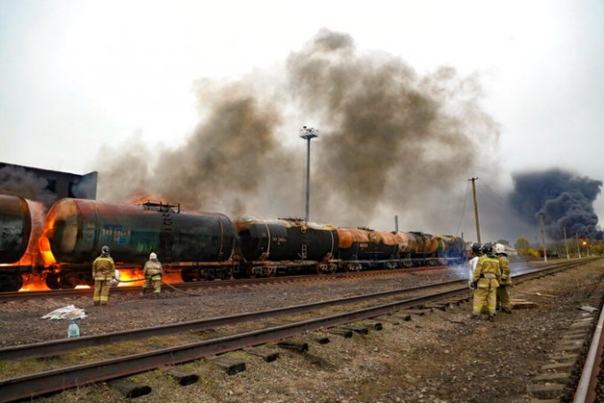 乌克兰境内石油供应被俄军刻意破坏。AP图片