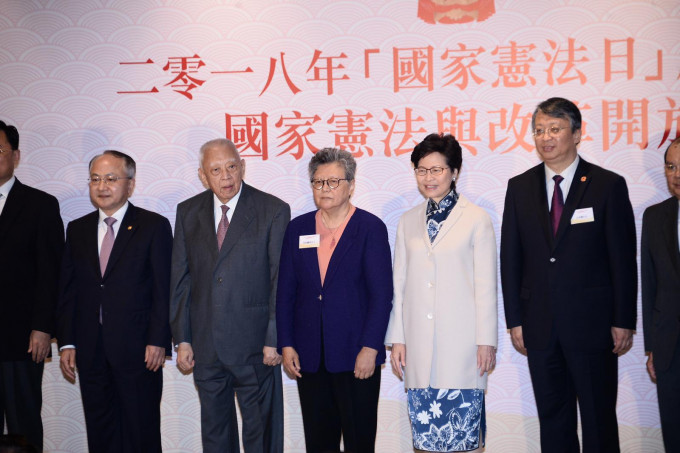 王志民（左二）出席「國家憲法日」座談會。盧江球攝