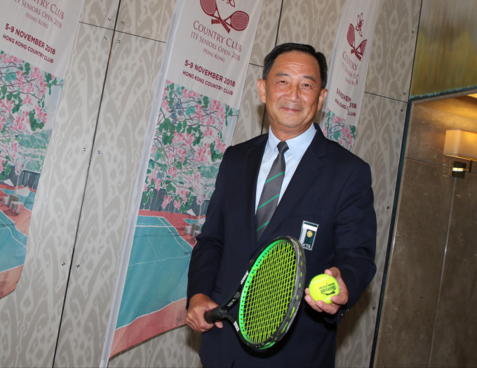 香港元老網球總會秘書長蕭輝豪期待賽事提供平台，予五十歲以上球友交流，推動普及化。王嘉豪攝