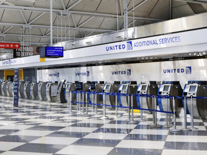 美国联合航空宣布将永久取消国内航班的200美元的更改机票费用。AP