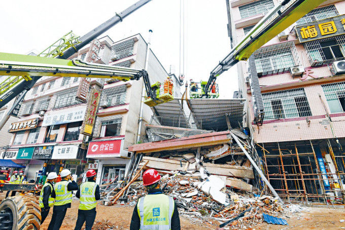 湖南長沙一棟6層高樓房，去年4月突然倒塌。