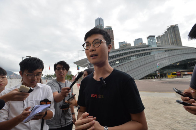 九龍區遊行發起人之一的劉先生表示,無計劃進入高鐵站示威。