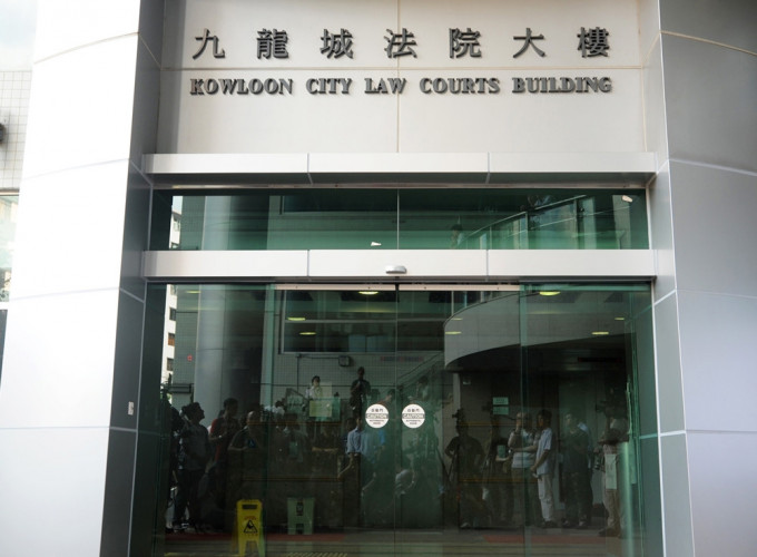 被告今在九龍城法院承認管有任何物品意圖摧毀或損壞財產罪。  資料圖片