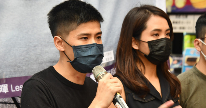 岑敖晖 （左）及何桂蓝（右)等纷纷呼吁市民踊跃参与民调。资料图片