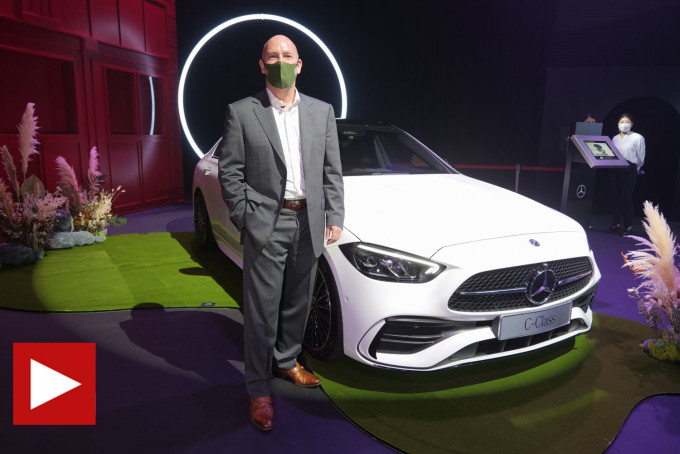 Mercedes-Benz HK行政總裁Andreas Buchenthal主持新車揭幕禮。