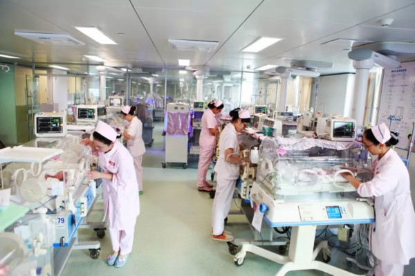 双胞胎出生后被送入淮安市妇幼保健院治疗。 网图