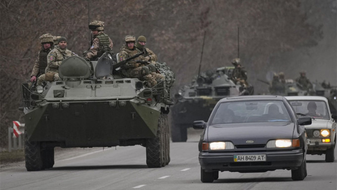 俄羅斯機械化部隊經白俄羅斯進入烏克蘭後，目前距離首都基輔約32公里。AP圖