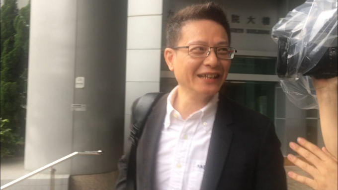 倒车撞毁私家车后离去，前社民连主席陶君行被判罚3500元。刘晓曦摄