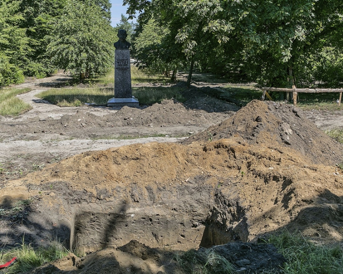 该处疑被曾统治当地的德国人当成墓地使用。AP