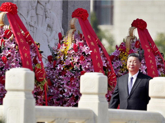 國家主席習近平出席天安門烈士紀念日儀式。AP圖片