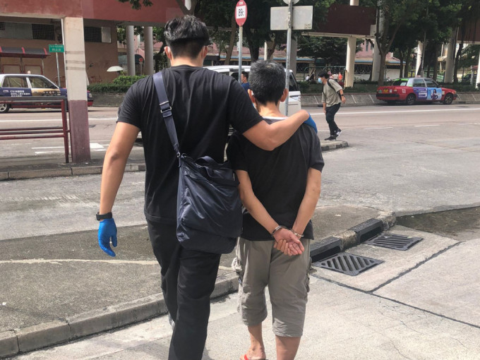翠屏北邨一名男子涉嫌販毒被捕。警方圖片
