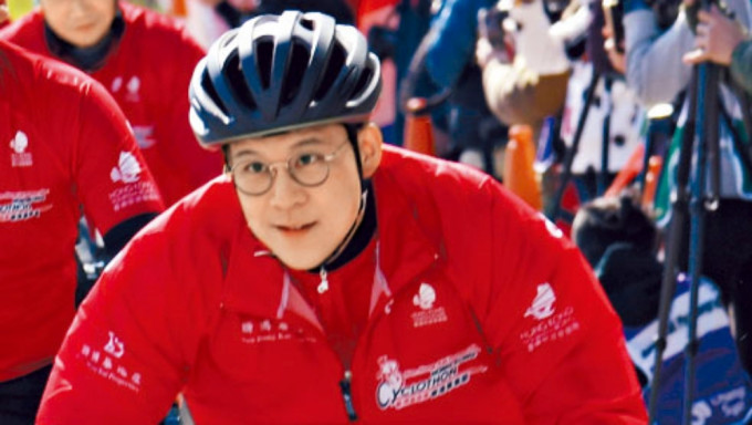 霍啟剛昨日出席旅發局單車節活動。梁譽東攝