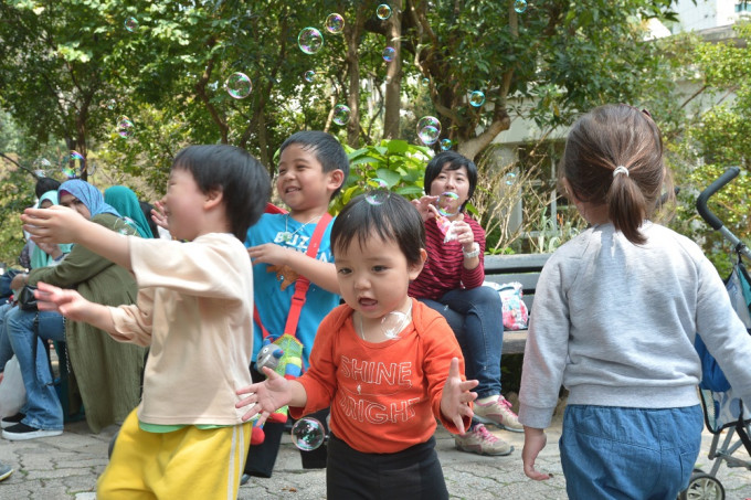 本港的兒童與兒科醫生比例，遠低於國際水平。資料圖片