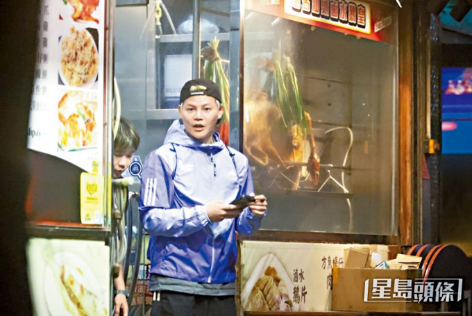 保錡一行十人在練跑後，去食潮州菜消夜。