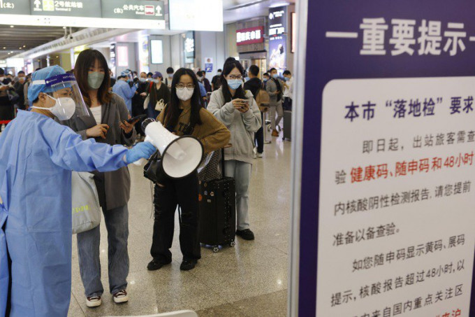 北京火車站加強旅客防疫措施