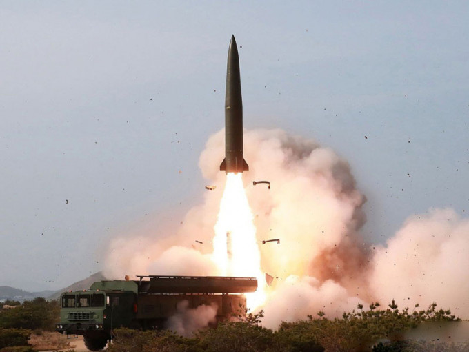 韓聯社報道北韓試射兩枚不明飛行物。AP資料圖片