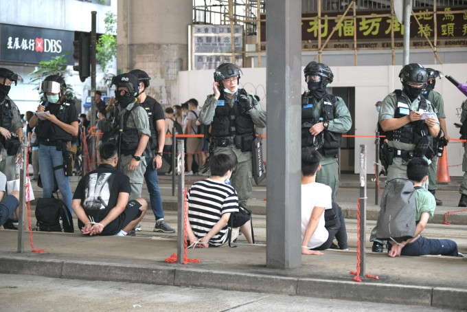 7月1日多人被拘捕，其中10人涉嫌违反《港区国安法》。资料图片