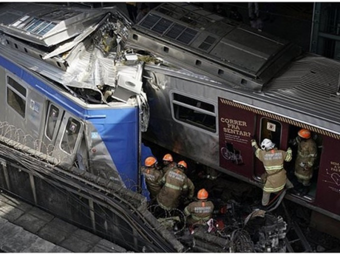 巴西列車追撞，1死8傷。AP