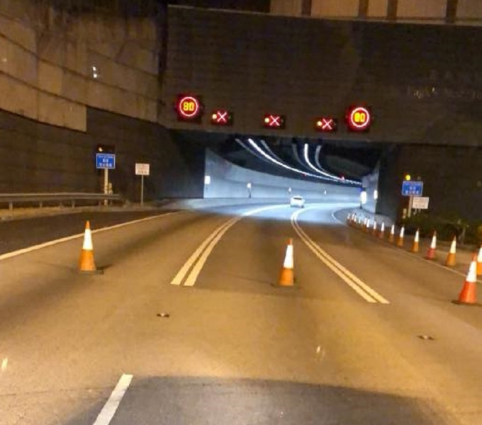 尖山隧道昨日封閉情況。網民Kahei Law圖片