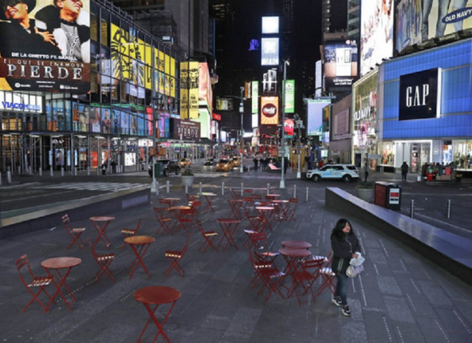 受疫情影响，纽约时代广场变得冷清。AP