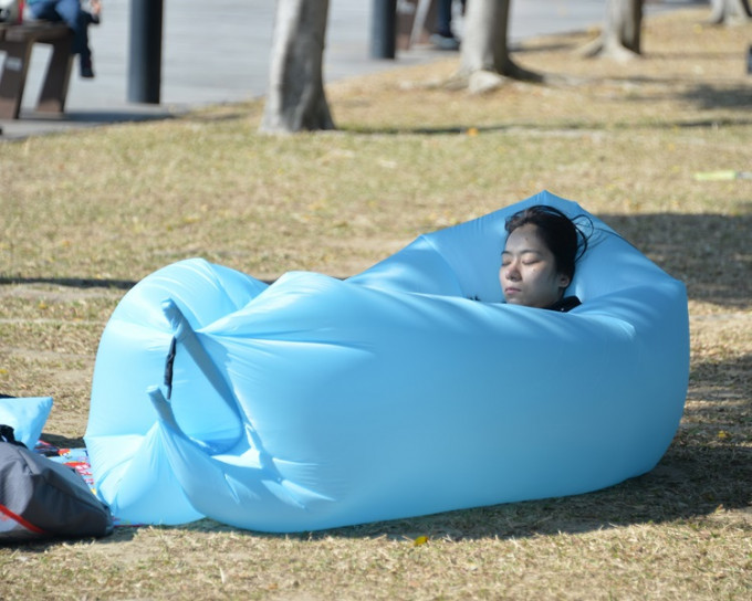 今年首波寒潮，明有雨最低8℃。资料图片