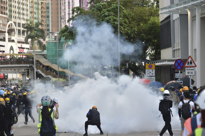 港九新界都有示威者与警方爆发冲突。资料图片