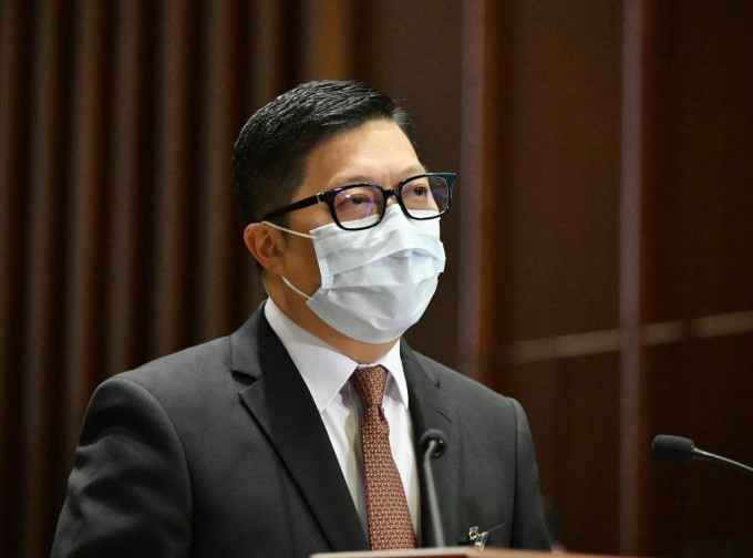 邓炳强指，警方已跟进调查网络欺凌案。