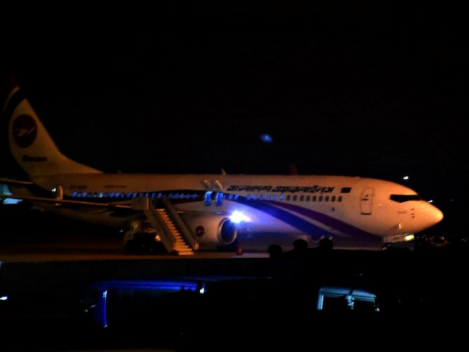 飞往迪拜的波音737-800型客机起飞后遭胁持。（新华社）