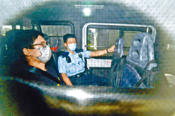 被告陈冠旭（左）煽动罪成入狱。