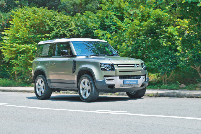 Defender 90短陣2.0四缸Turbo引擎版動力不算強,勝在操控靈活敏捷。