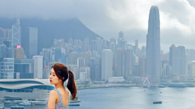 香港經濟露曙光，惟不少企業反映仍在苦海中求存。