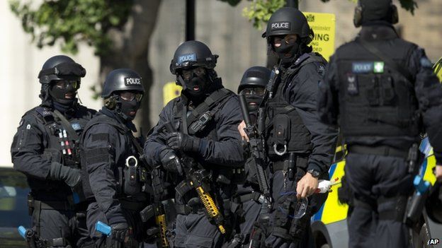 伦敦都会区警察局的反恐指挥部已就事件展开调查。网上图片