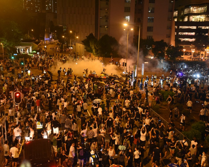 8月3日晚黄大仙爆发警民冲突。