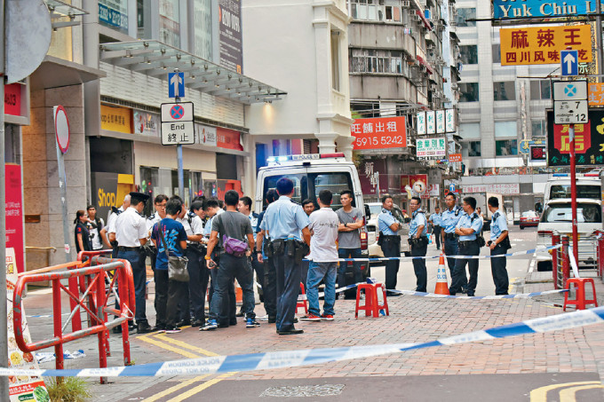 去年三月油麻地碧街一間7-11便利店店東阻止一名涉偷竊越南漢，被對方以利刀刺中胸部。