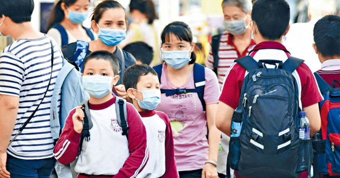 新冠疫情反覆，小学学界对下周一起容许不多于六分一学生返校的安排有所保留。资料图片