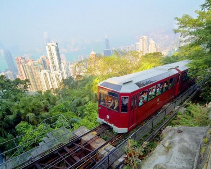 山頂纜車下月起加價，成人票加7元至52元。資料圖片