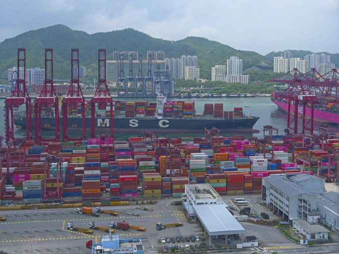 吳宏斌預料，未來幾個月香港貨品出口貿易持續錄得單位數字跌幅。