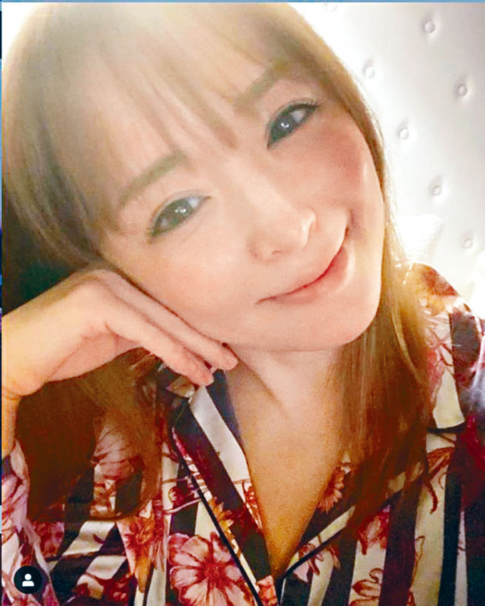 濱崎步日前上載家居照，前晚則宣布要取消36場演唱會。