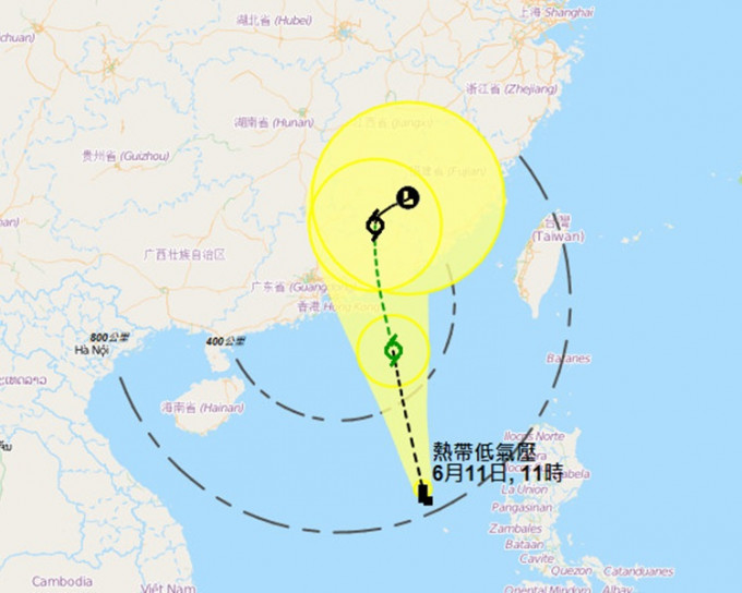 位於南海中部的熱帶低氣壓預計在星期一會逐漸靠近廣東沿岸。圖:天文台