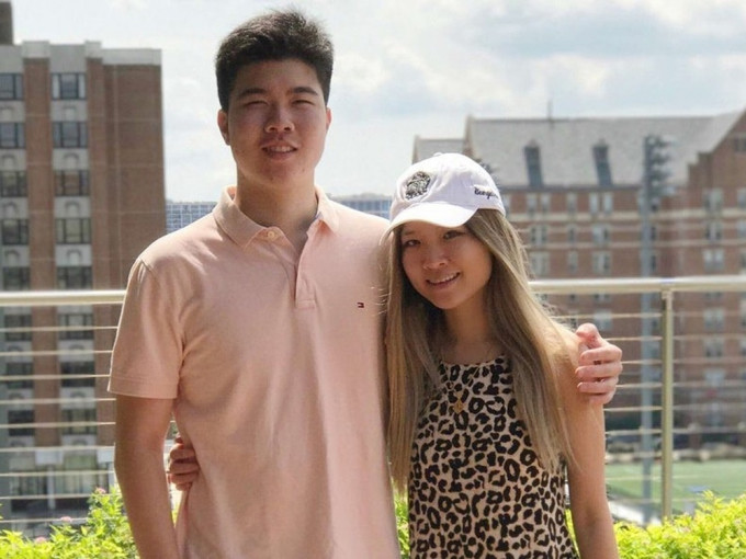 Victor Liu(左)和Cynthia Liu(右)滞留内地三年后获批准返美。网图