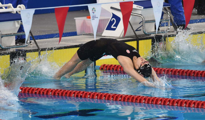 欧铠淳于女子50米背泳初赛游出28.81秒，以第六名杀入决赛。郭晋朗摄