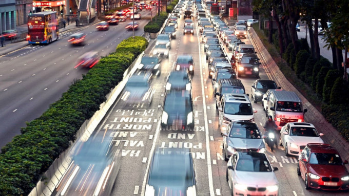 海關推出「香港汽車首次登記稅」應用程式。資料圖片