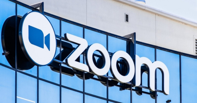 Zoom的安全問題被廣泛報道，包括會議遭黑客入侵、惡意程式破壞、收集用戶私隱等。